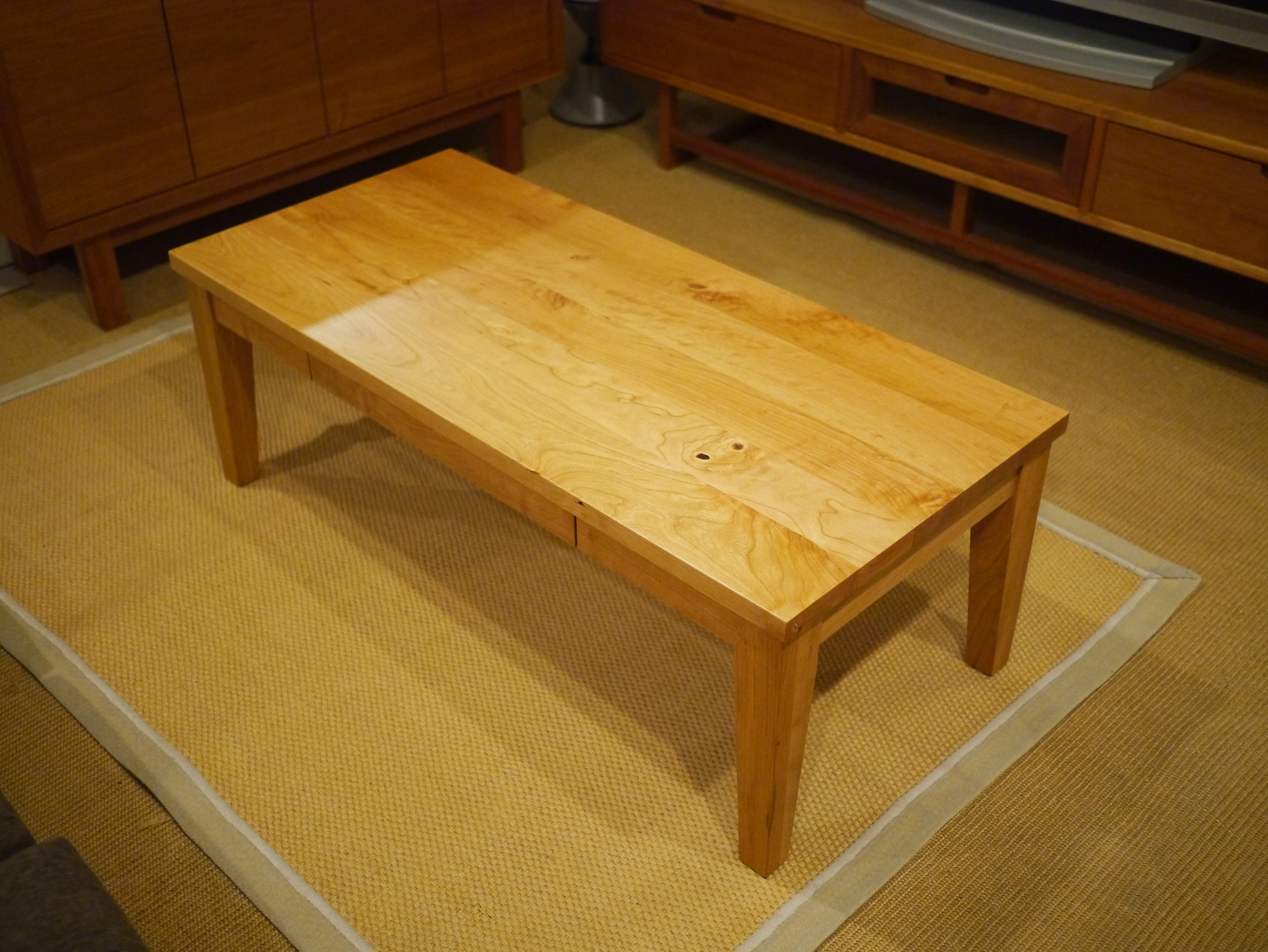テーブルの上がすっきり 無垢材の収納付きリビングテーブル シュクレ浜松 静岡県浜松市 家具屋 インテリアショップ
